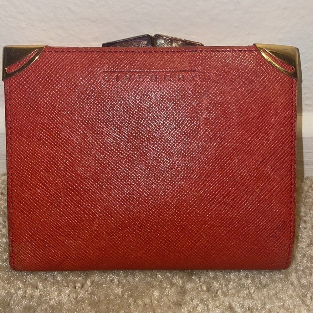RED GIVENCHY KISS LOCK WALLET - Picture 5 of 16